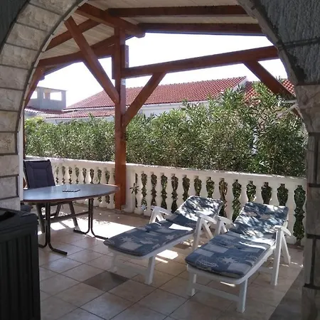 Korade Apartman Vir